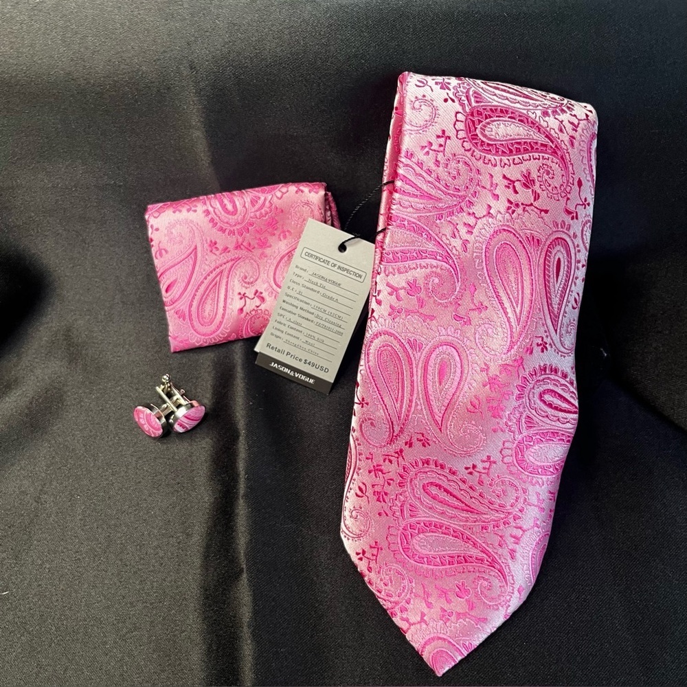 NWT- Silk Pink Paisley Tie Set - Tie, Pocket Square & Cufflinks